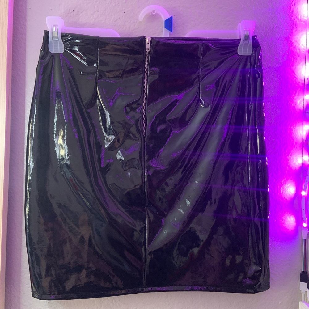 Latex skirt (zip)